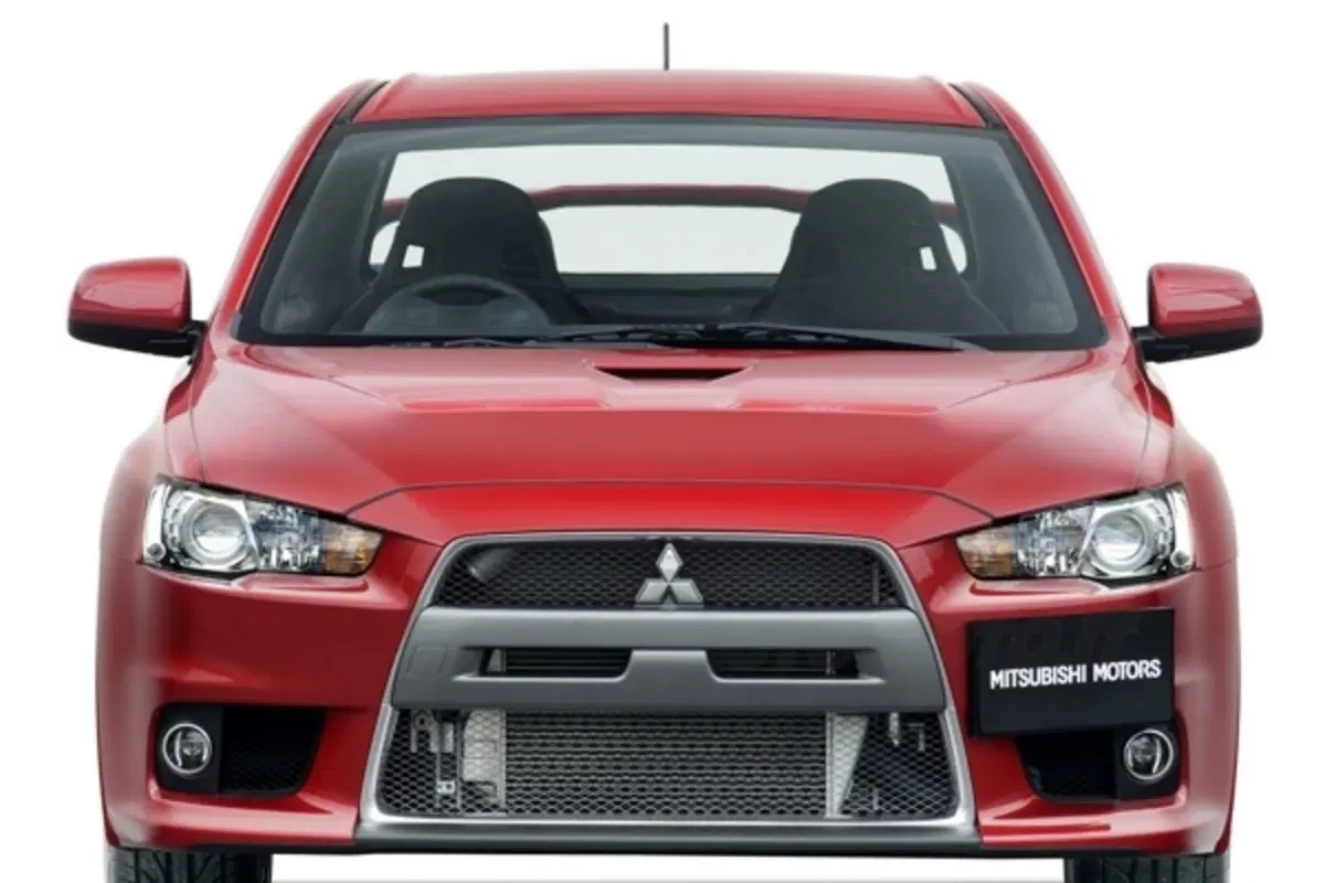 Mitsubishi Lancer EVO X (3)