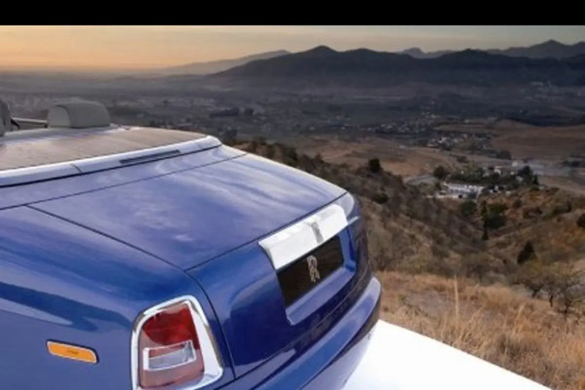 Rolls Royce Phantom Drophead Coupè (10)