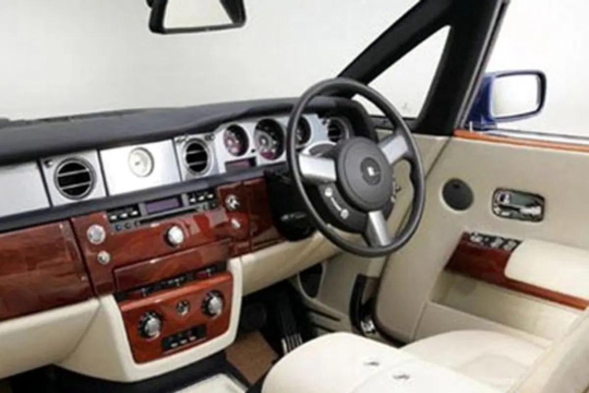 Rolls Royce Phantom Drophead Coupè (15)