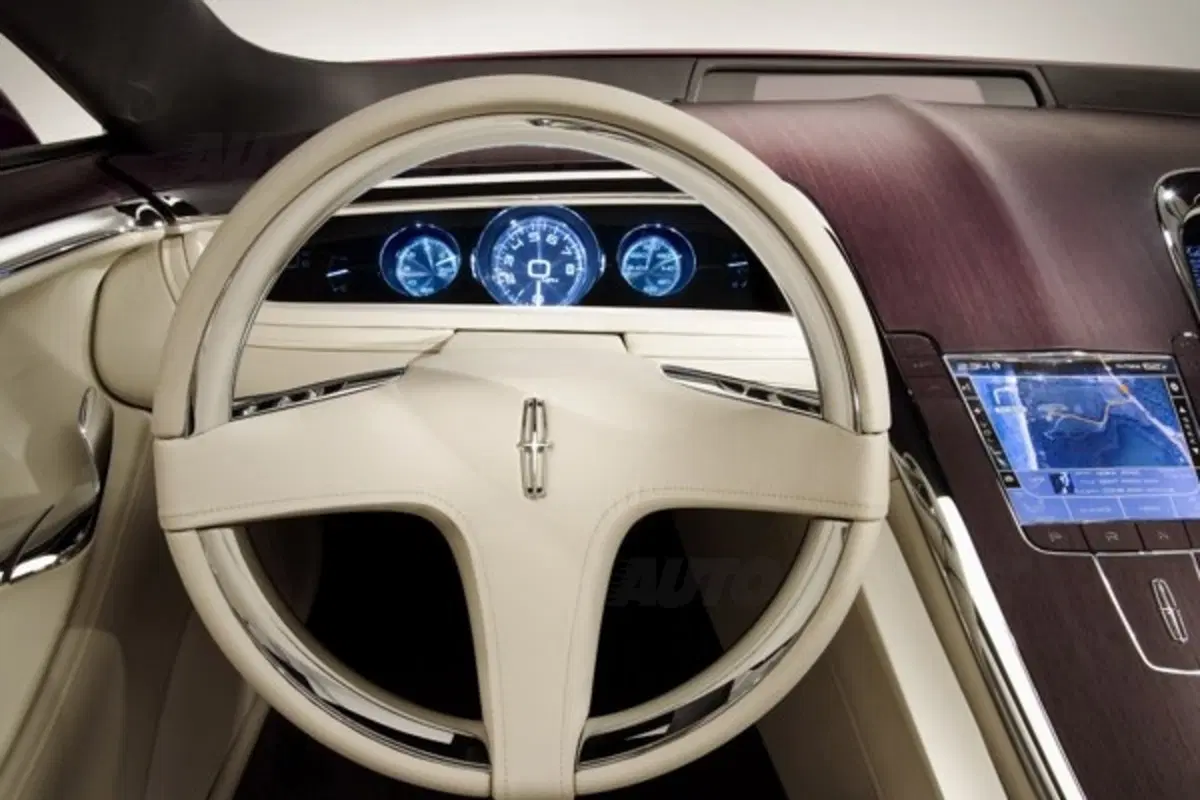 Lincoln MKR Concept (7)