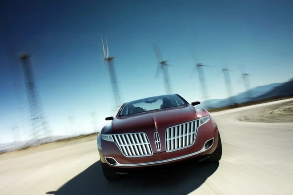 Lincoln MKR Concept (12)