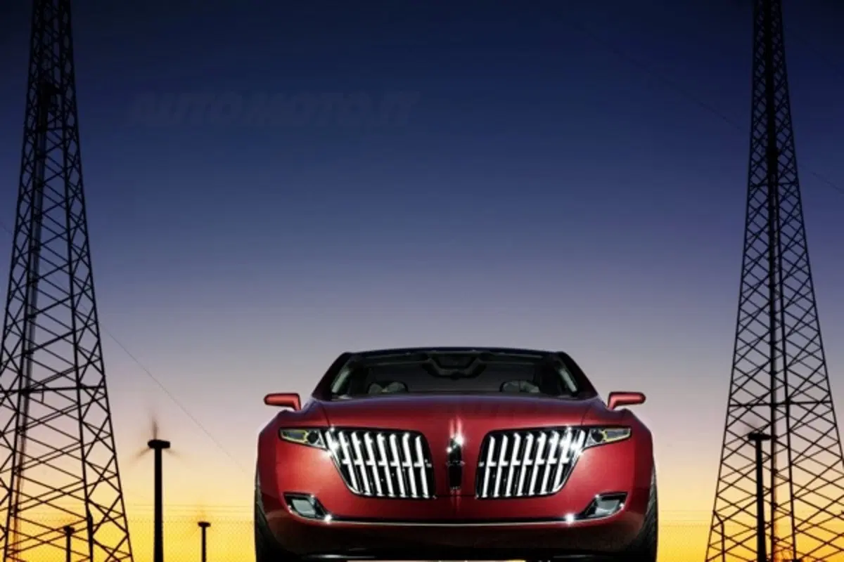 Lincoln MKR Concept (15)