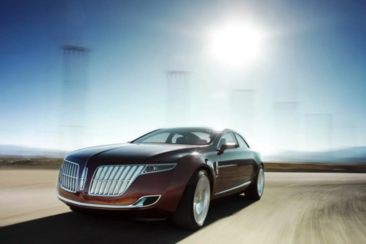 Lincoln MKR Concept (16)