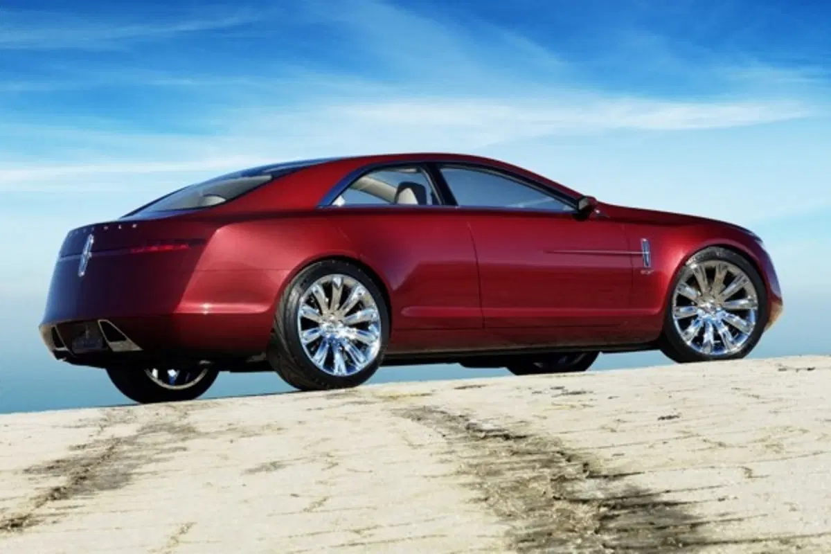 Lincoln MKR Concept (17)