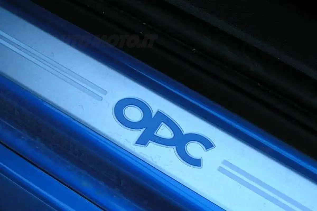 Opel Corsa OPC (18)