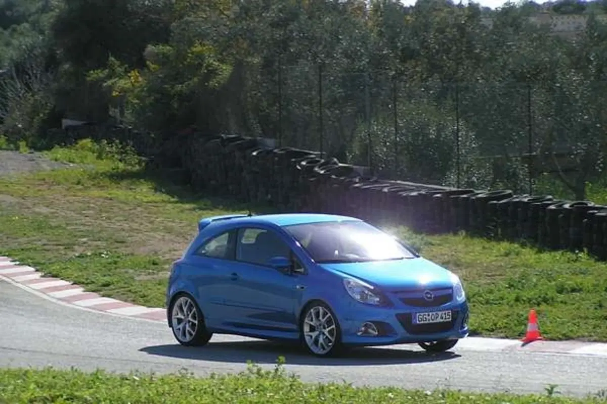 Opel Corsa OPC (30)