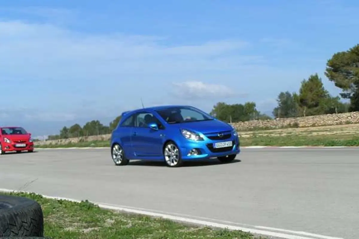 Opel Corsa OPC (34)