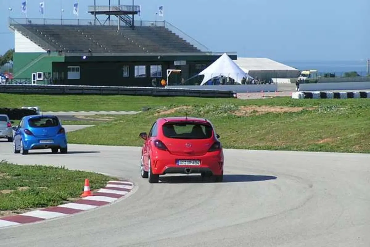 Opel Corsa OPC (36)
