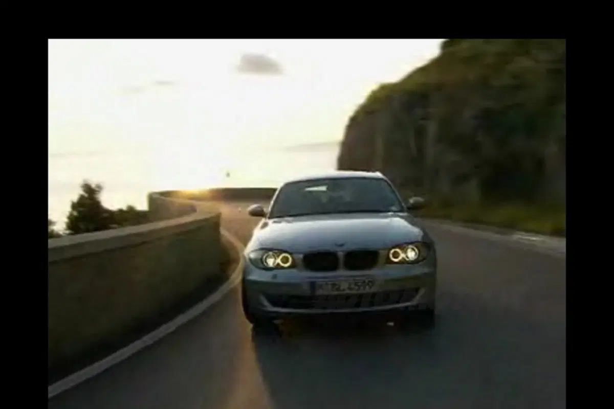 BMW Serie 1 3 porte (7)