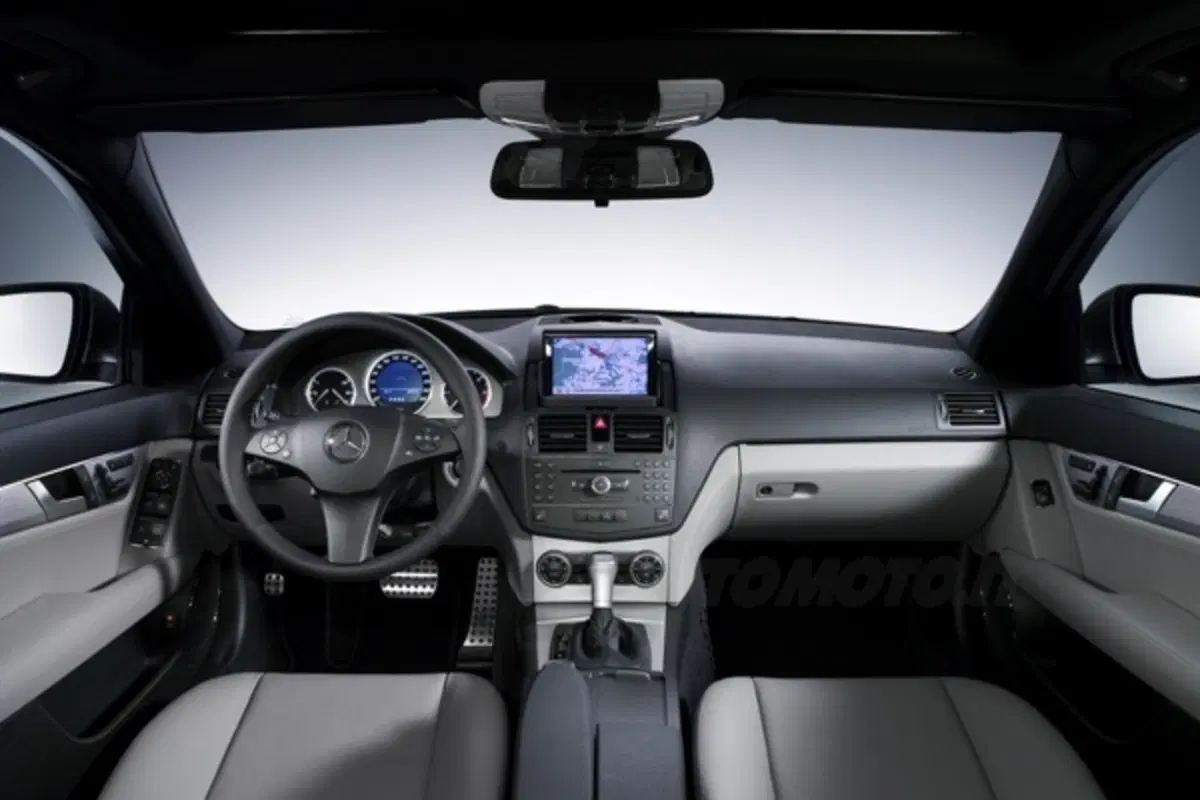 Mercedes-Benz Classe C (16)
