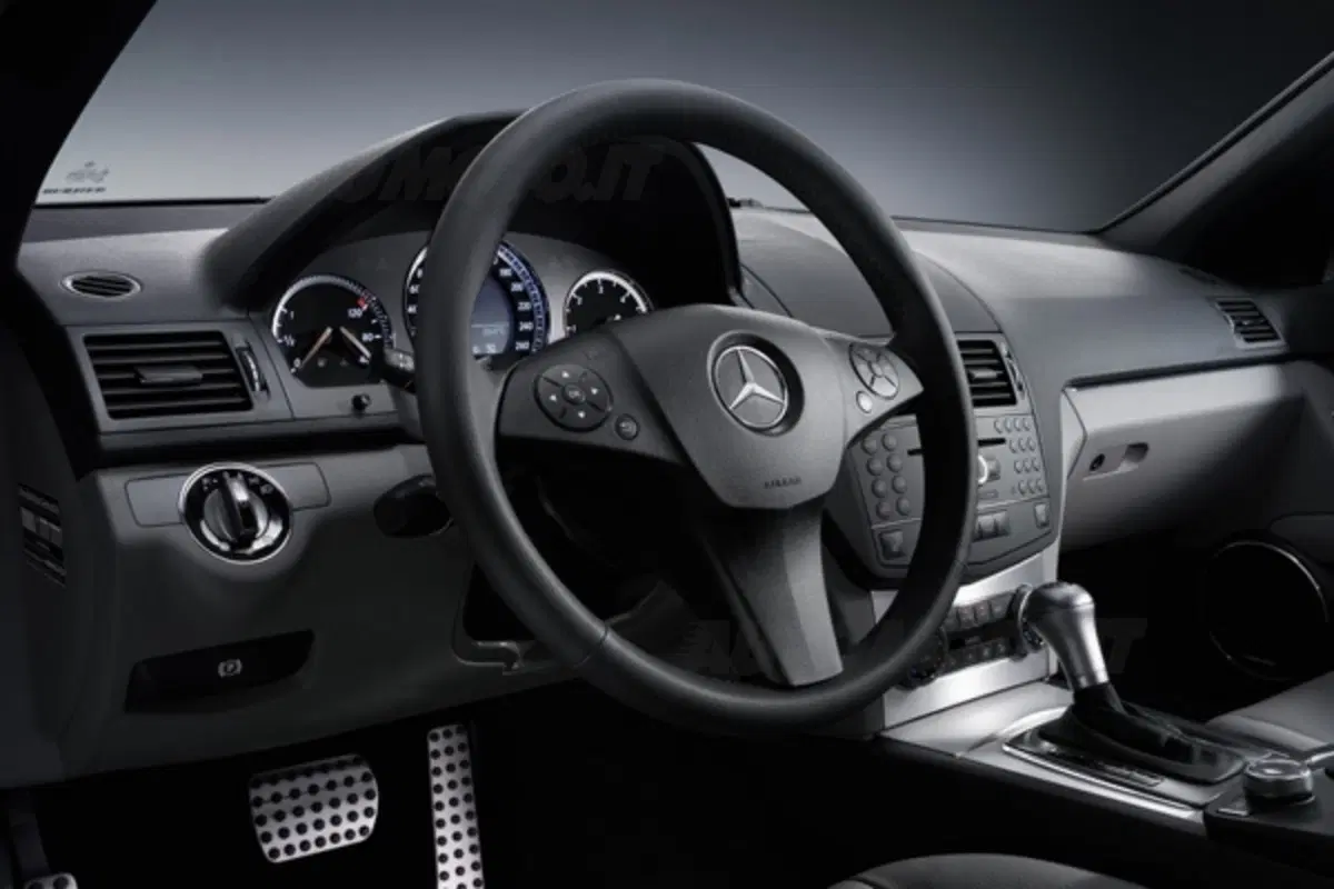 Mercedes-Benz Classe C (17)