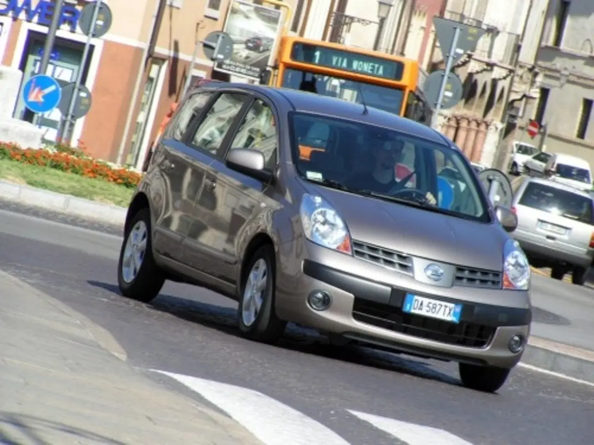 Nissan Carwings (5)