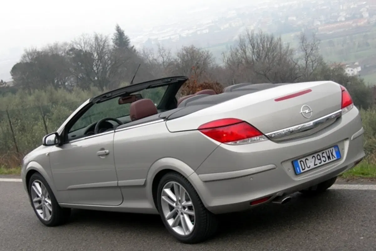 Opel Astra Cabrio (2)