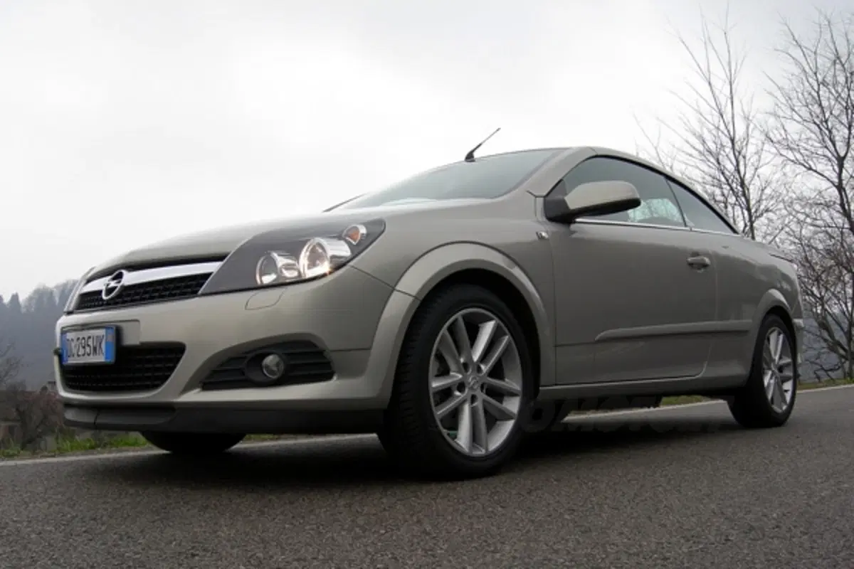 Opel Astra Cabrio (5)