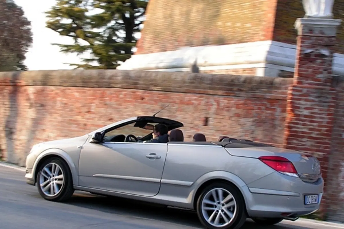 Opel Astra Cabrio (11)