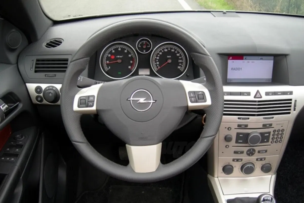 Opel Astra Cabrio (14)