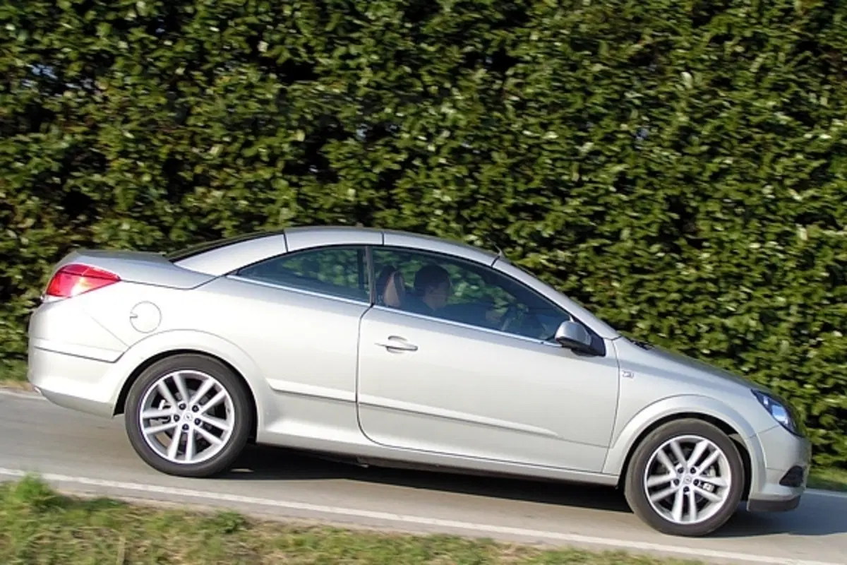 Opel Astra Cabrio (26)
