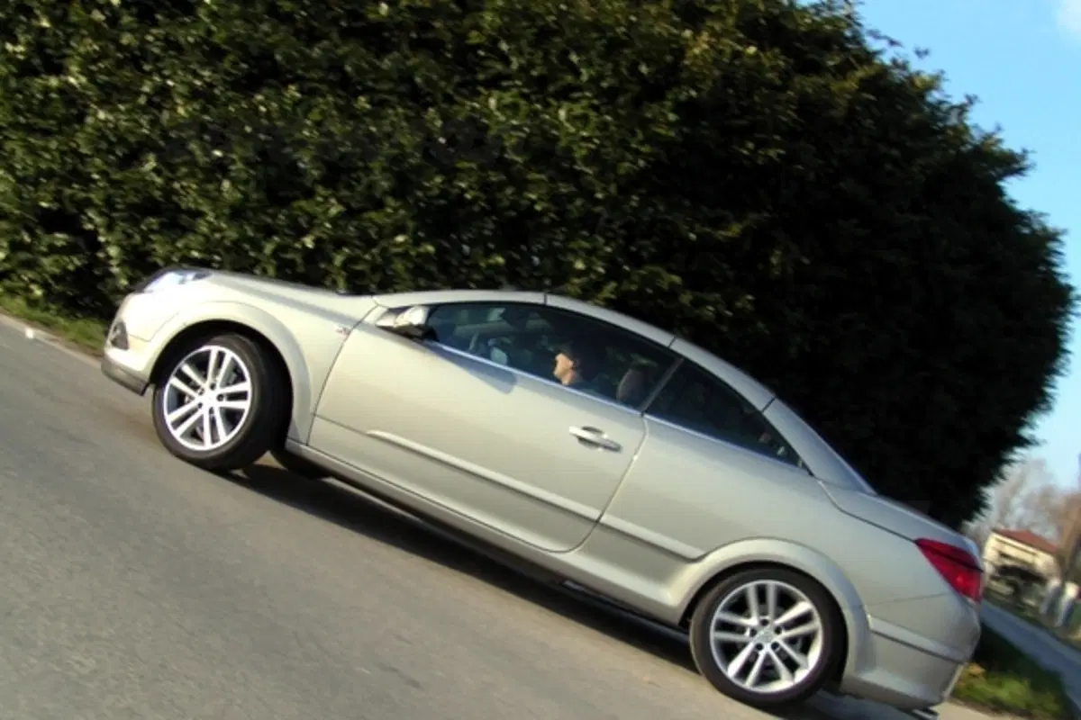 Opel Astra Cabrio (27)
