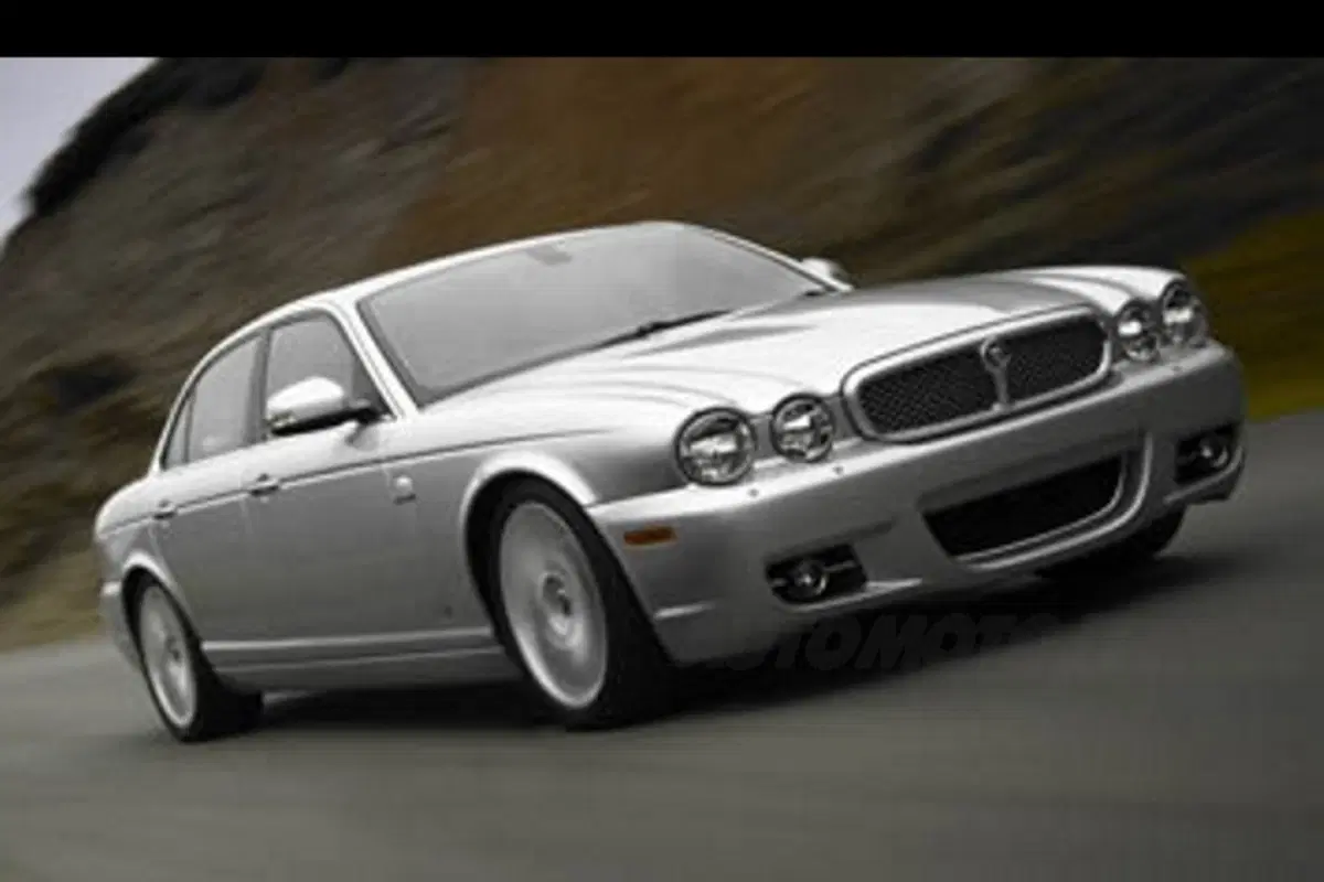 Jaguar XJ restyling (6)