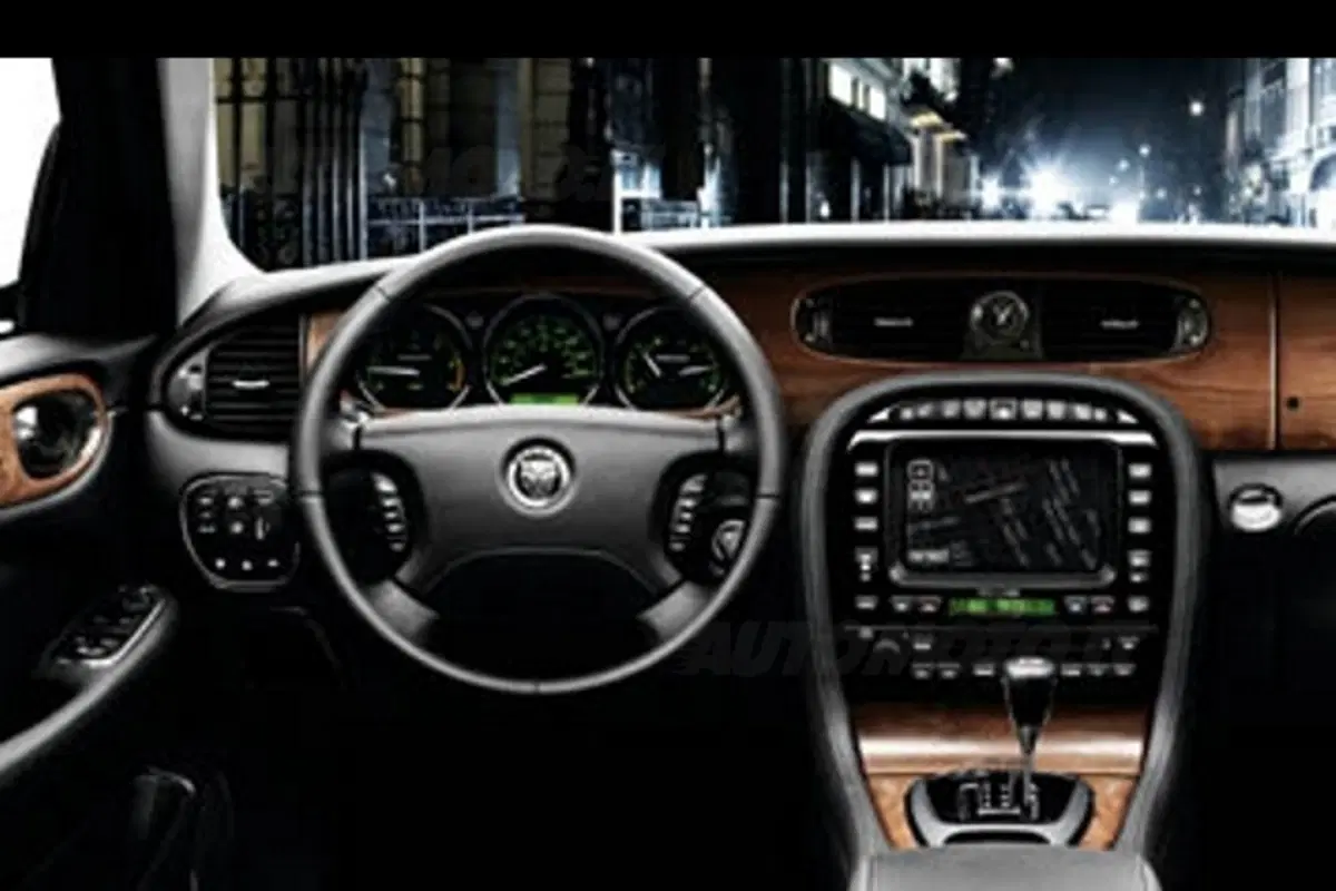 Jaguar XJ restyling (9)