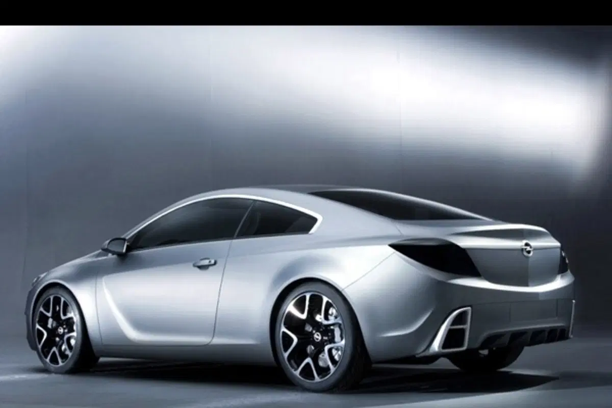 Opel Gran Turismo Coupè (8)