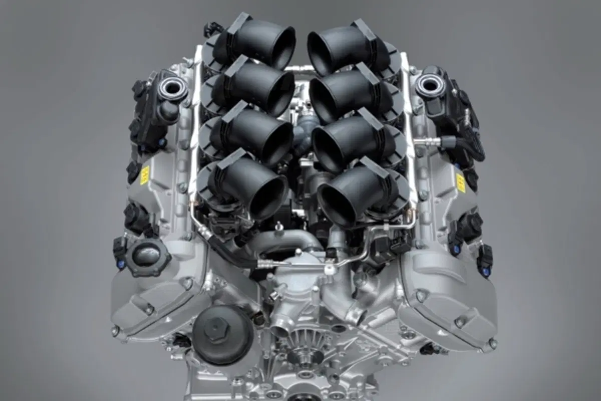 BMW M3: ecco il propulsore V8! (11)