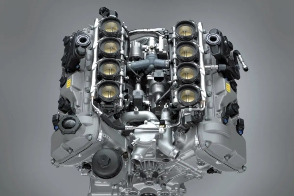 BMW M3: ecco il propulsore V8! (12)