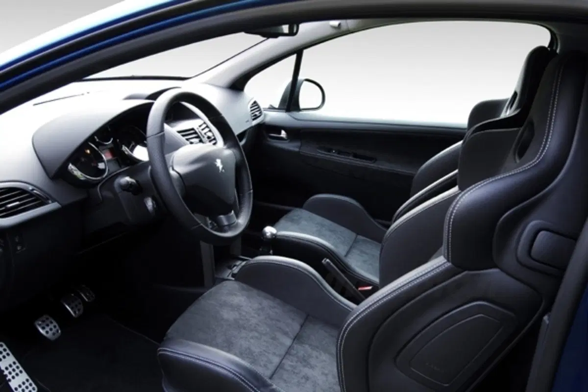 Peugeot 207 GTi (3)