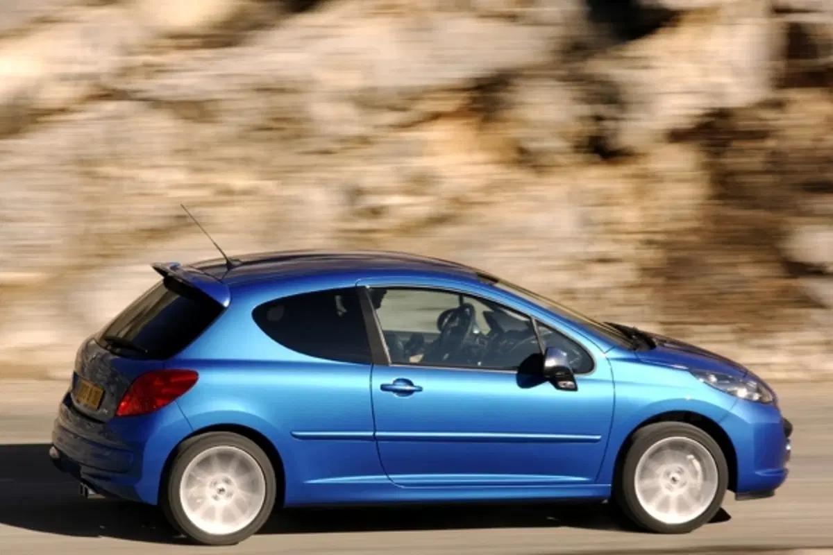 Peugeot 207 GTi (10)