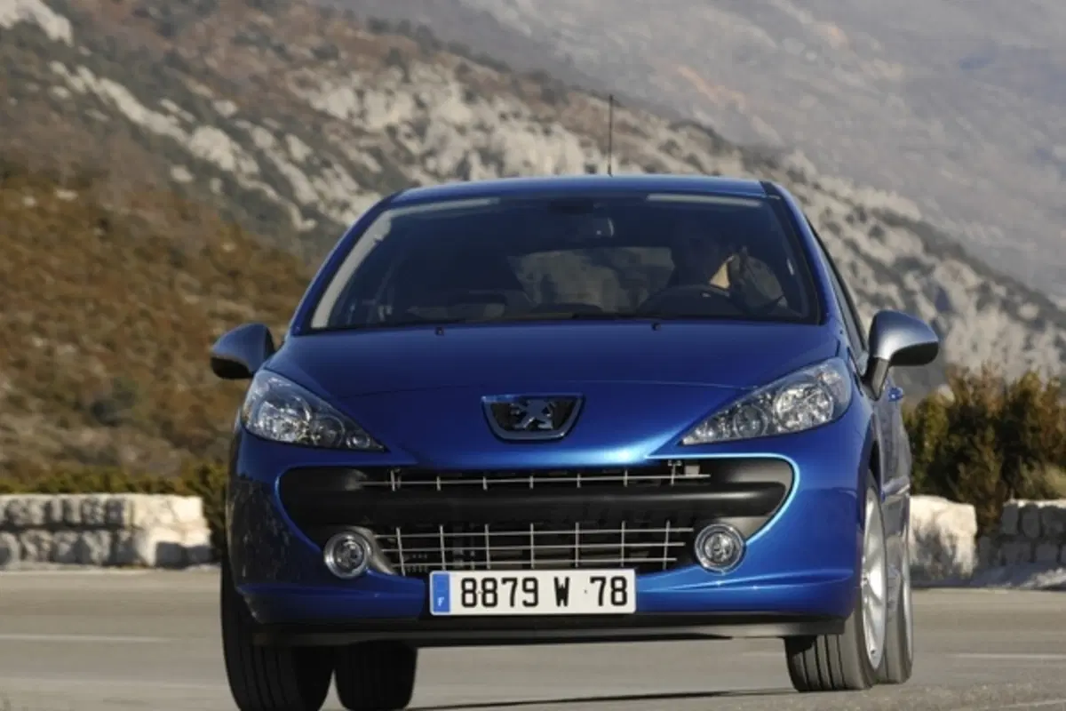 Peugeot 207 GTi (12)