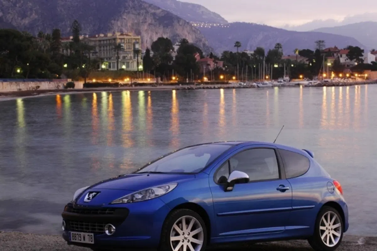 Peugeot 207 GTi (14)