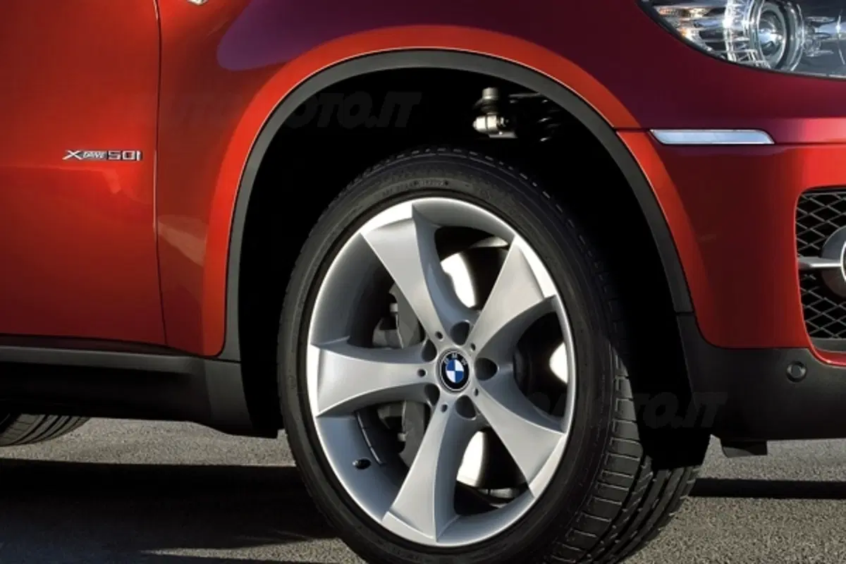 BMW X6 (2)