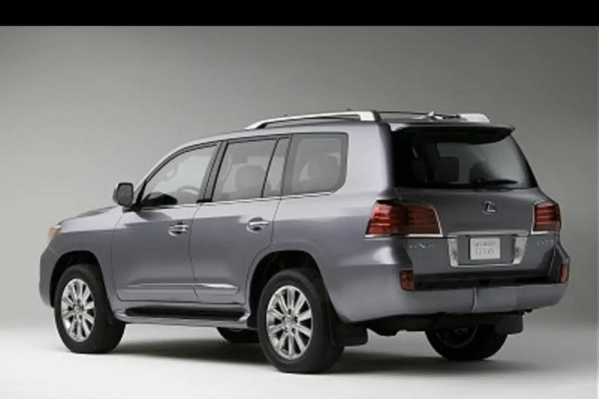 Lexus LX 570 (3)