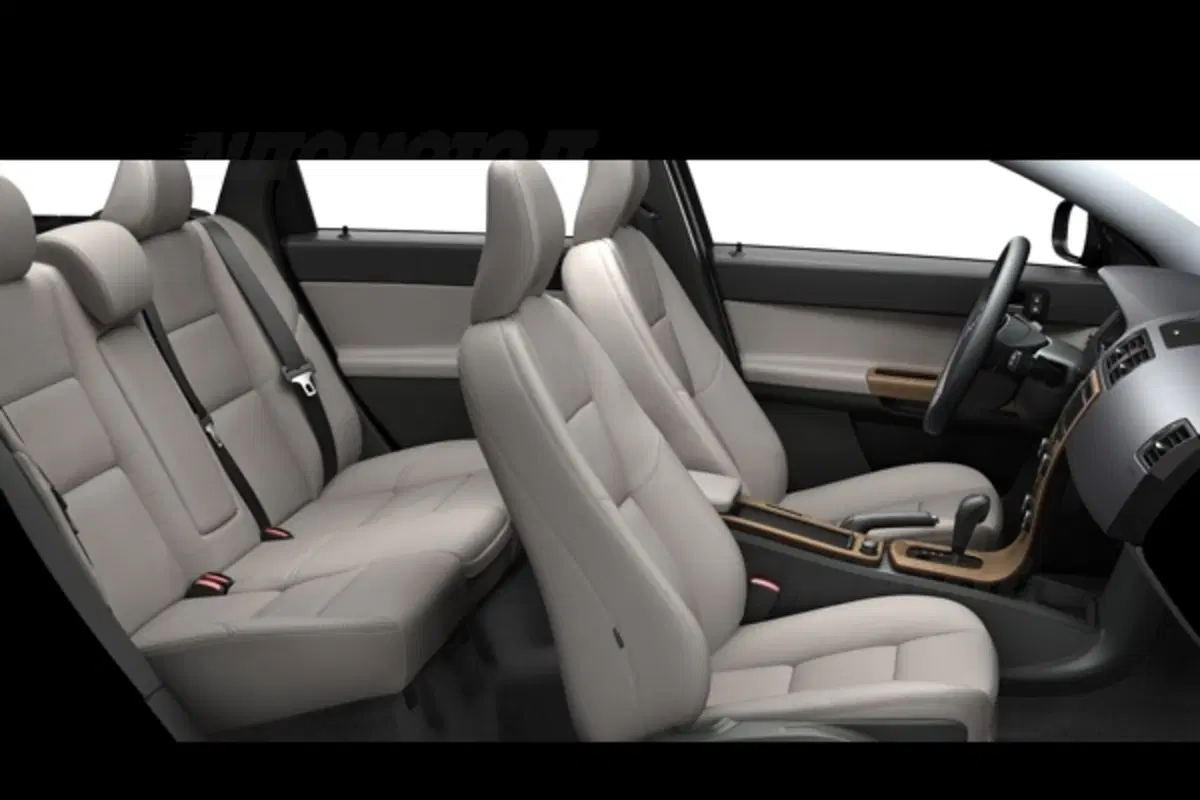 Volvo V50 (4)