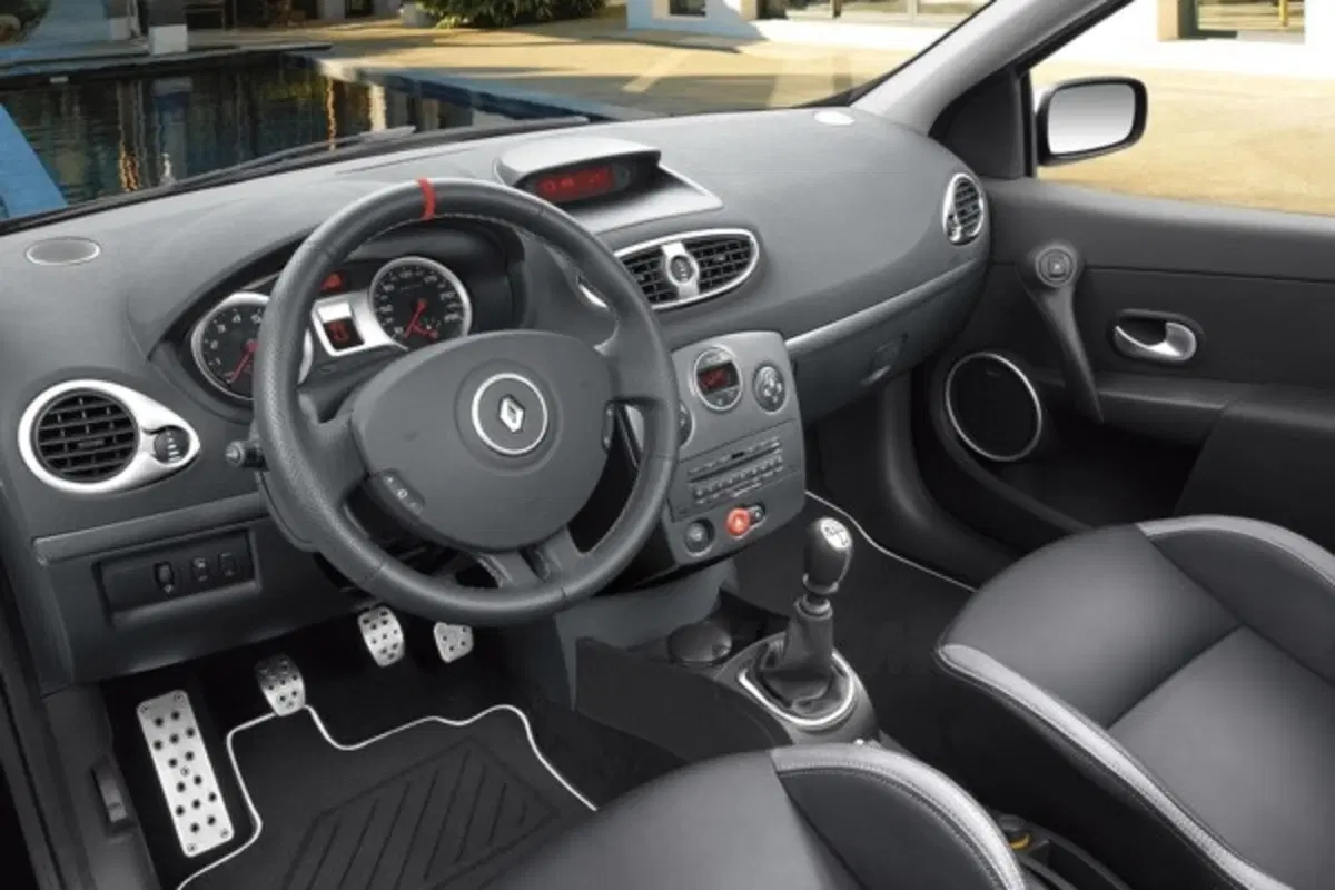 Renault Clio RS Luxe (3)