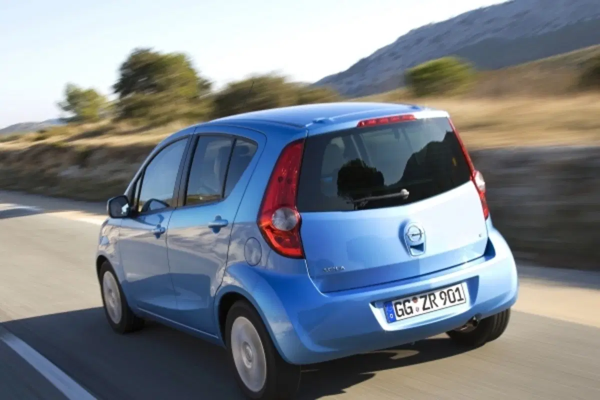 Opel Agila (4)