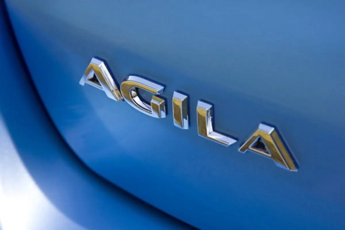 Opel Agila (8)