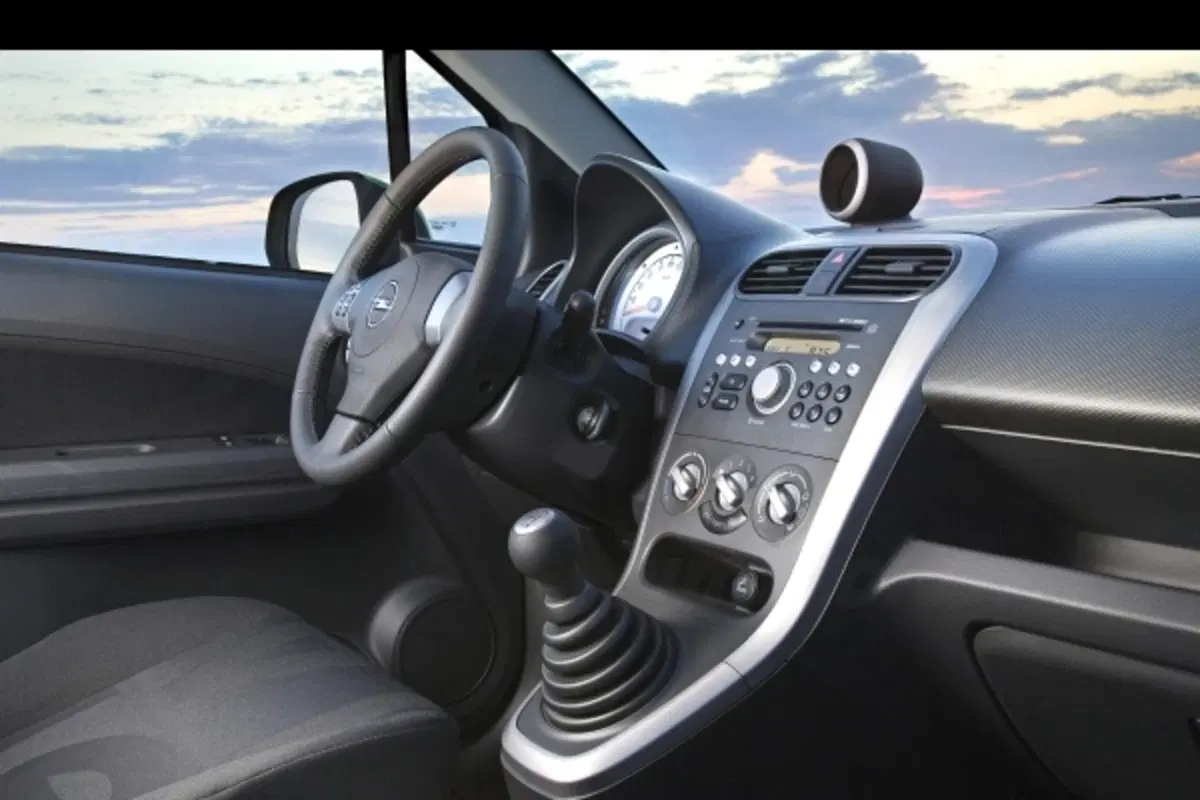 Opel Agila (10)