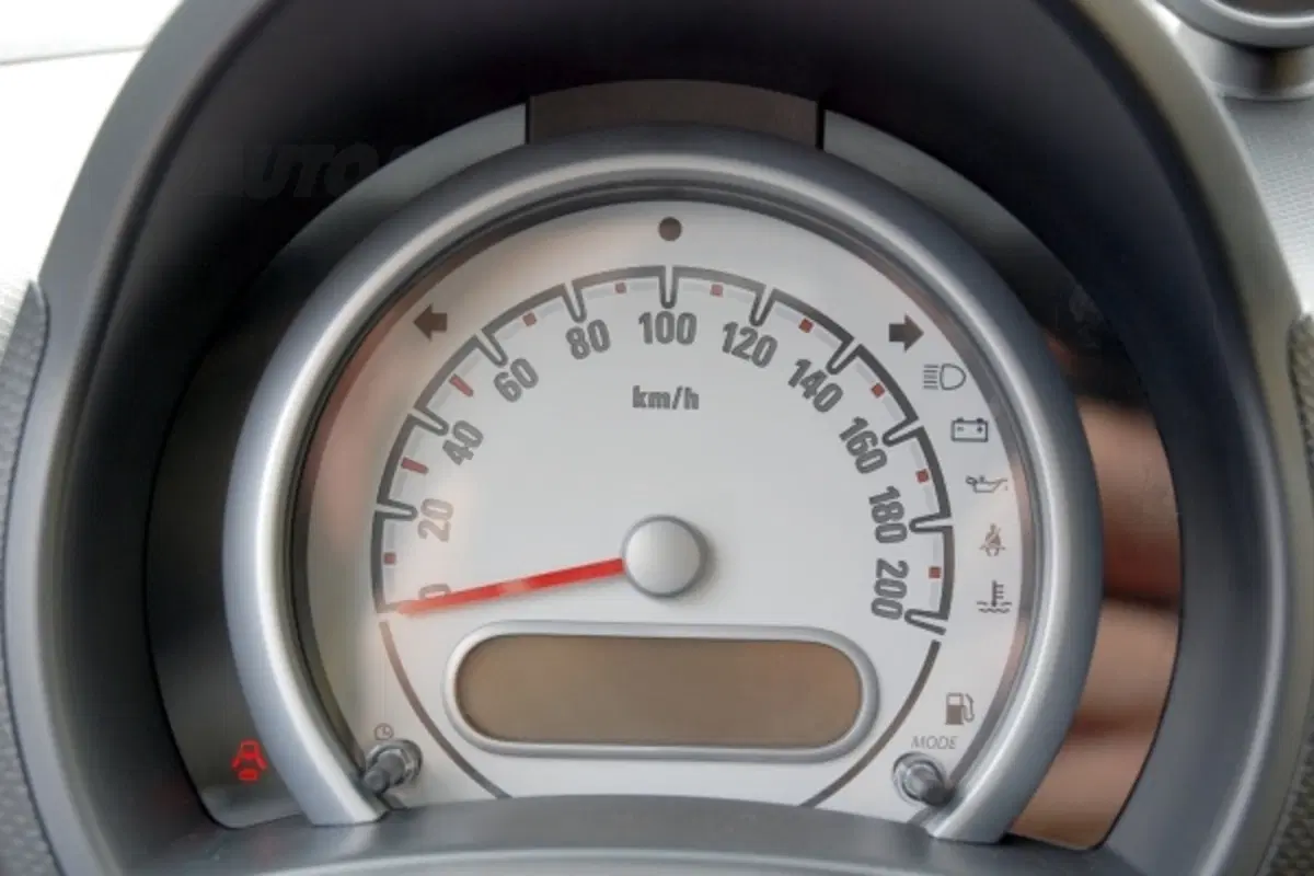 Opel Agila (14)
