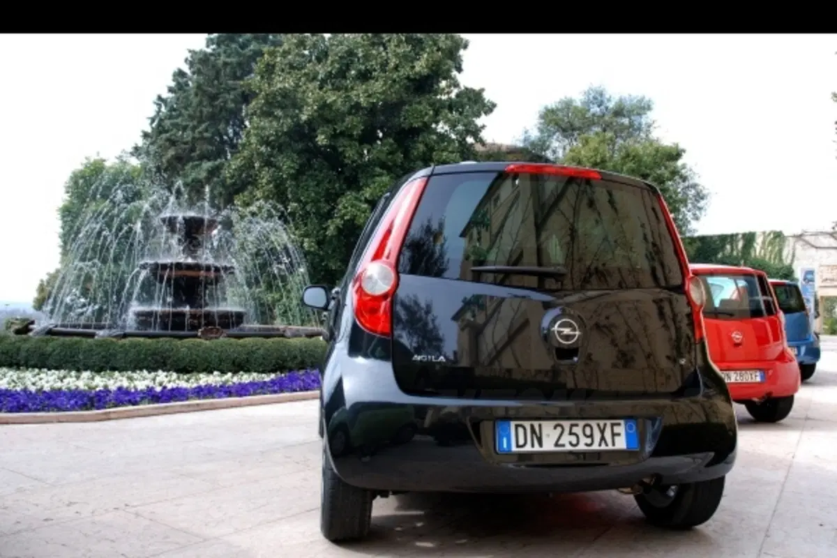 Opel Agila (29)