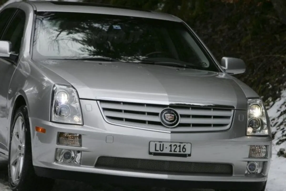 Cadillac STS-AWD (2)