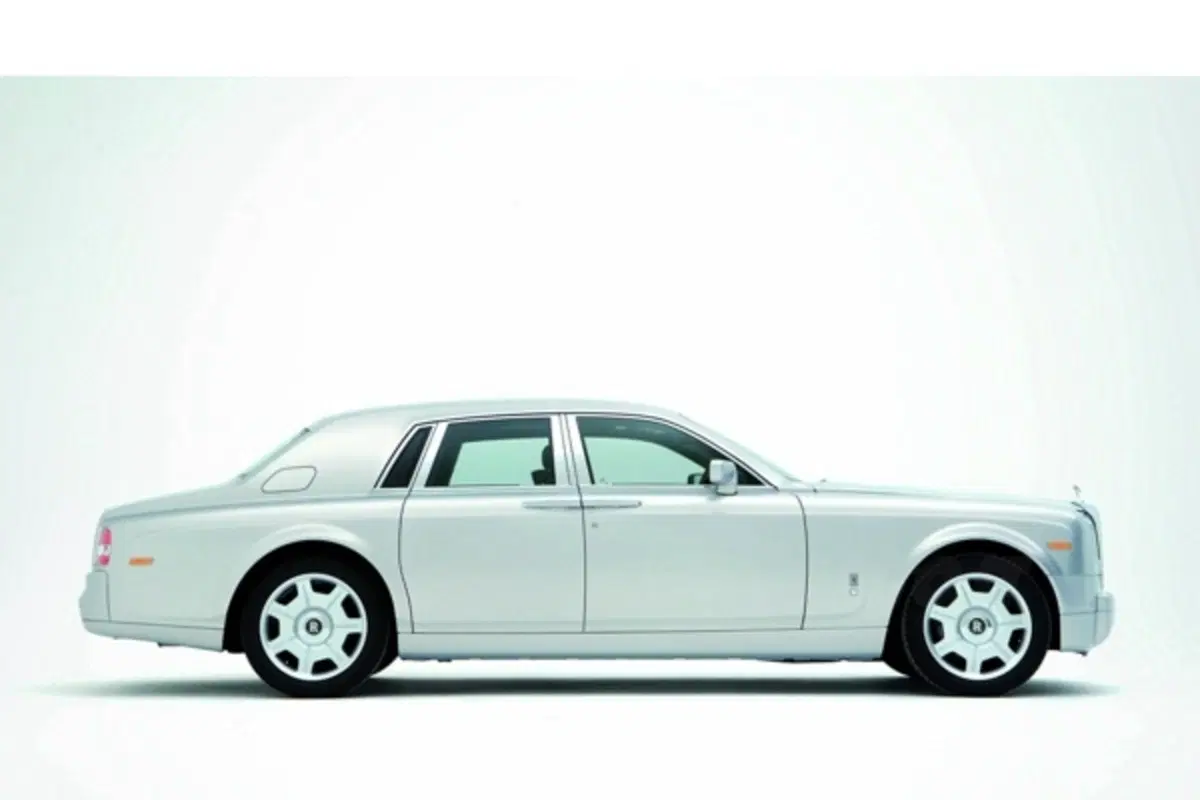 Rolls-Royce Phantom Silver (2)