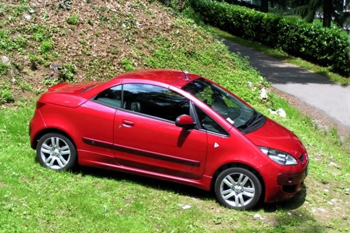 Mitsubishi Colt (2)