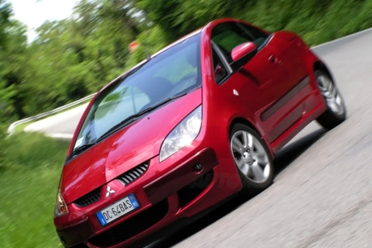 Mitsubishi Colt (11)