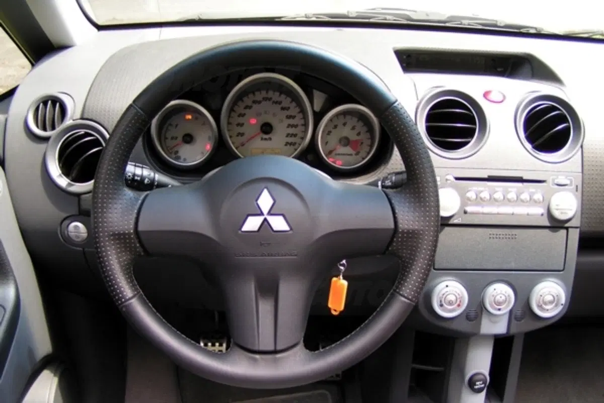 Mitsubishi Colt (14)