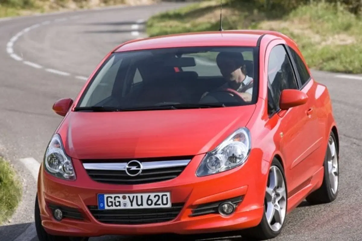 Opel Corsa GSi (3)