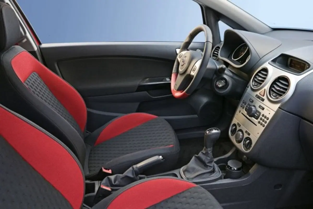 Opel Corsa GSi (4)
