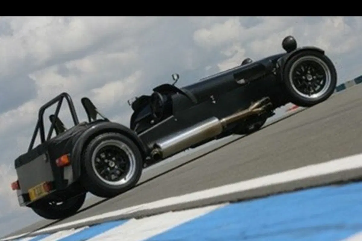 Caterham X330 Concept (2)