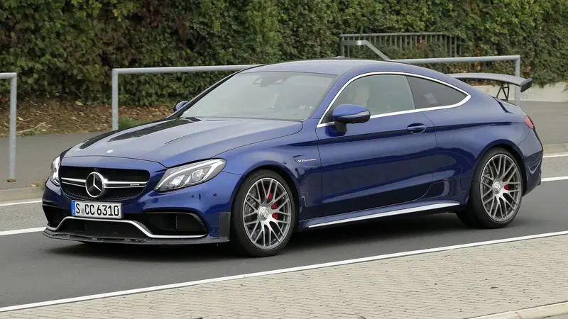 Mercedes C63 AMG: allo studio una versione "R"?