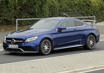 Mercedes C63 AMG: allo studio una versione R?